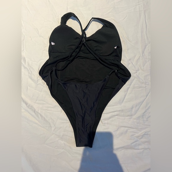 SHEIN SWIM SEXY ONE PIECE - Picture 2 of 2